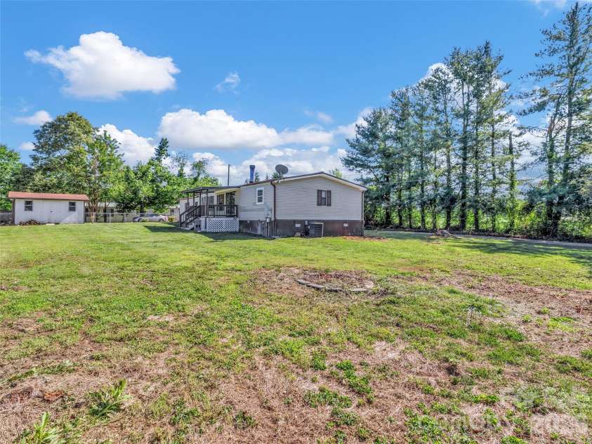 133 Kristey Lane, Hendersonville, NC 28792.  MLS# CAR4389871, YatesRealty ID 30249. 