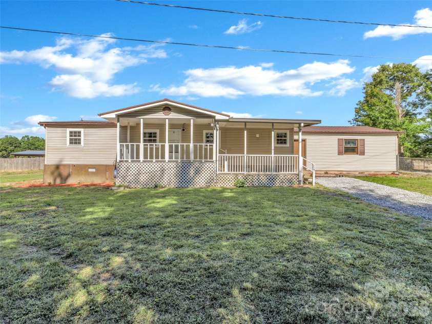 133 Kristey Lane, Hendersonville, NC 28792.  MLS# CAR4389871, YatesRealty ID 30249. 