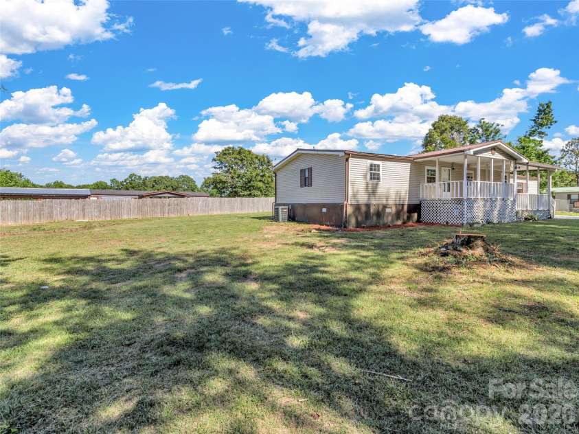 133 Kristey Lane, Hendersonville, NC 28792.  MLS# CAR4389871, YatesRealty ID 30249. 