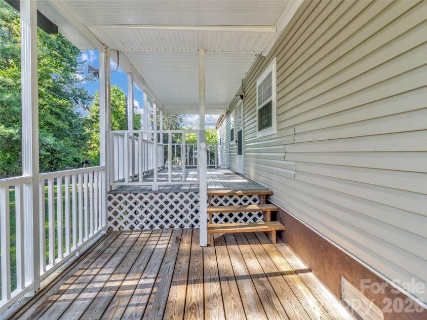 133 Kristey Lane, Hendersonville, NC 28792.  MLS# CAR4389871, YatesRealty ID 30249. 