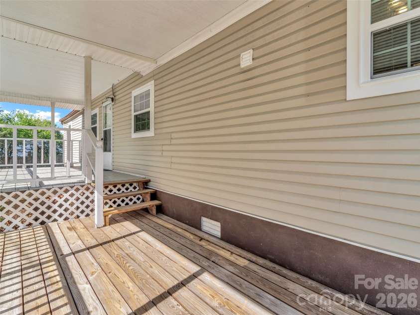 133 Kristey Lane, Hendersonville, NC 28792.  MLS# CAR4389871, YatesRealty ID 30249. 