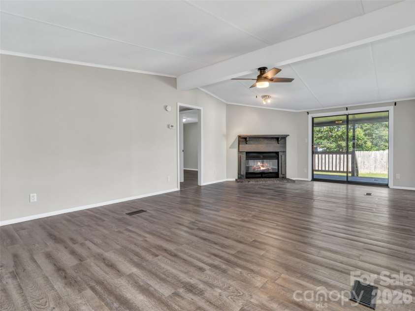 133 Kristey Lane, Hendersonville, NC 28792.  MLS# CAR4389871, YatesRealty ID 30249. 