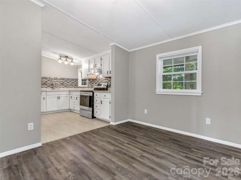 133 Kristey Lane, Hendersonville, NC 28792.  MLS# CAR4389871, YatesRealty ID 30249. 