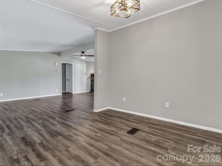 133 Kristey Lane, Hendersonville, NC 28792.  MLS# CAR4389871, YatesRealty ID 30249. 