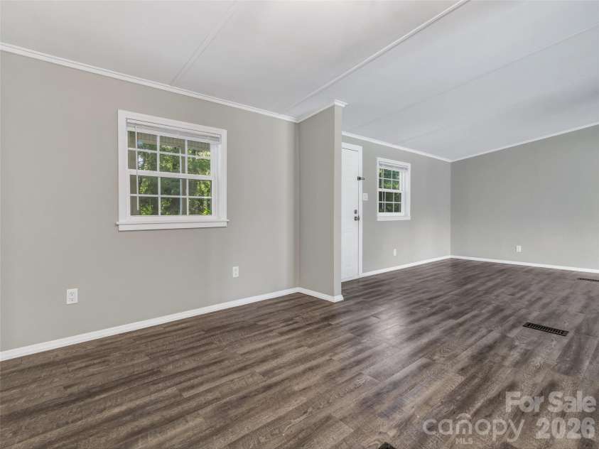 133 Kristey Lane, Hendersonville, NC 28792.  MLS# CAR4389871, YatesRealty ID 30249. 
