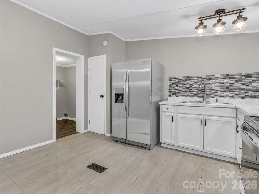 133 Kristey Lane, Hendersonville, NC 28792.  MLS# CAR4389871, YatesRealty ID 30249. 