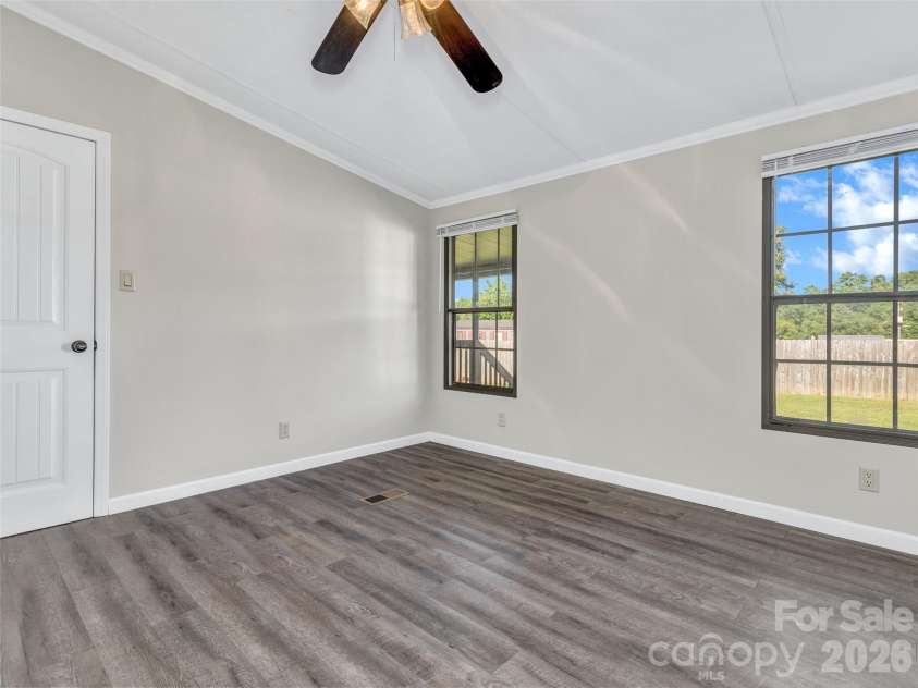 133 Kristey Lane, Hendersonville, NC 28792.  MLS# CAR4389871, YatesRealty ID 30249. 
