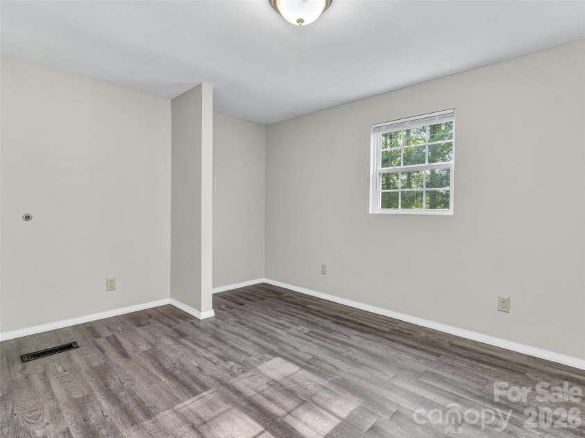 133 Kristey Lane, Hendersonville, NC 28792.  MLS# CAR4389871, YatesRealty ID 30249. 