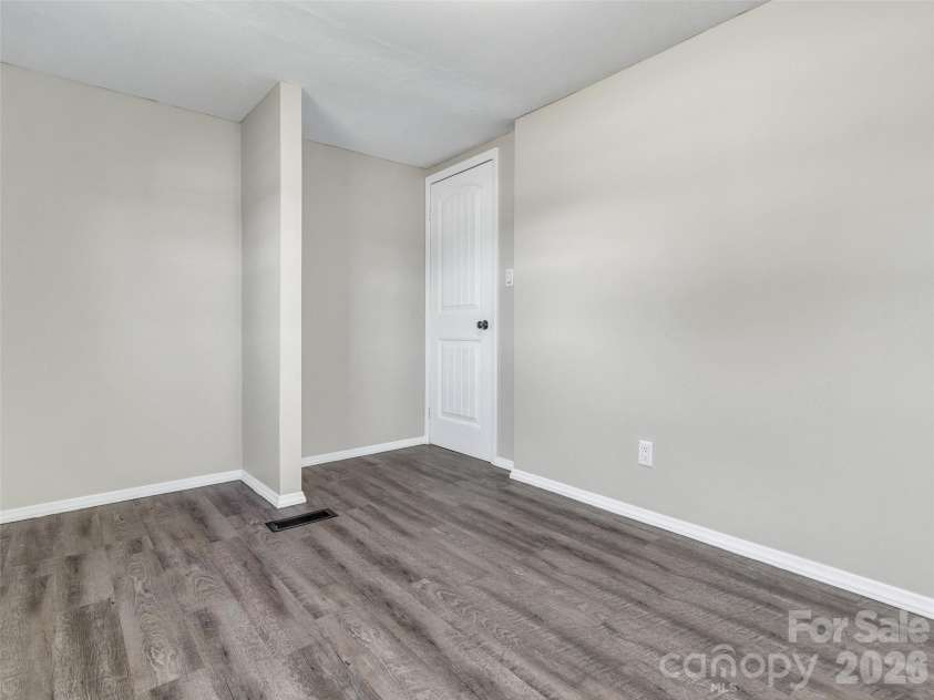 133 Kristey Lane, Hendersonville, NC 28792.  MLS# CAR4389871, YatesRealty ID 30249. 