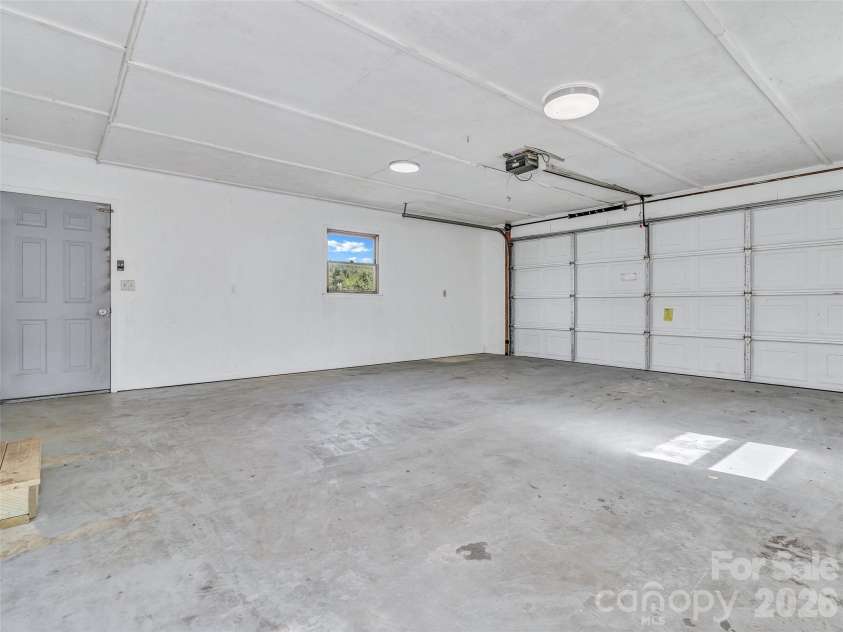 133 Kristey Lane, Hendersonville, NC 28792.  MLS# CAR4389871, YatesRealty ID 30249. 