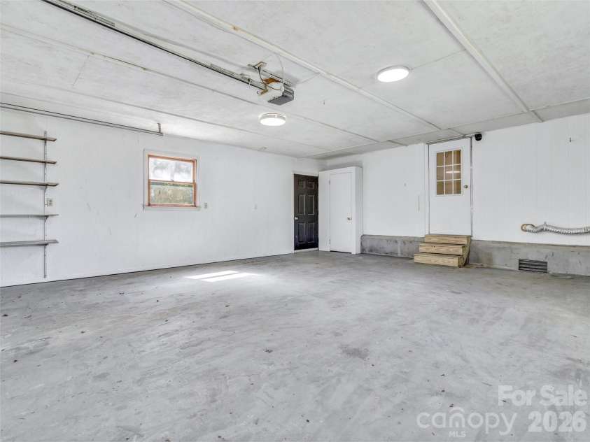 133 Kristey Lane, Hendersonville, NC 28792.  MLS# CAR4389871, YatesRealty ID 30249. 