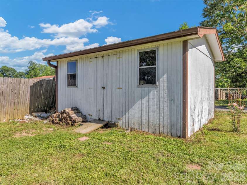 133 Kristey Lane, Hendersonville, NC 28792.  MLS# CAR4389871, YatesRealty ID 30249. 