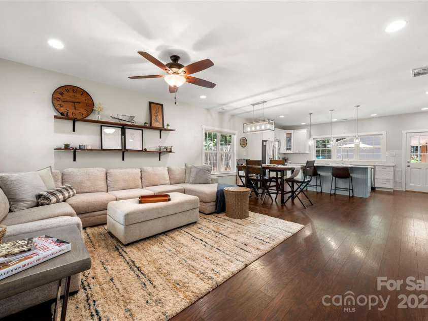 2717 Arnold Drive, Charlotte, NC 28205.  MLS# CAR4279060, YatesRealty ID 30249. 