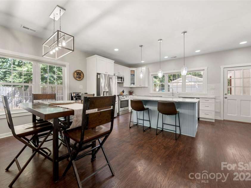 2717 Arnold Drive, Charlotte, NC 28205.  MLS# CAR4279060, YatesRealty ID 30249. 