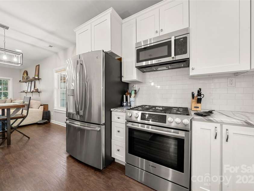 2717 Arnold Drive, Charlotte, NC 28205.  MLS# CAR4279060, YatesRealty ID 30249. 