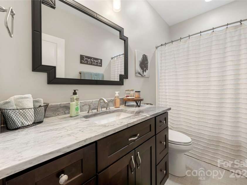 2717 Arnold Drive, Charlotte, NC 28205.  MLS# CAR4279060, YatesRealty ID 30249. 