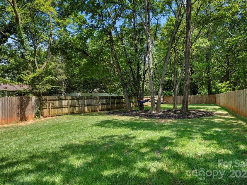 2717 Arnold Drive, Charlotte, NC 28205.  MLS# CAR4279060, YatesRealty ID 30249. 