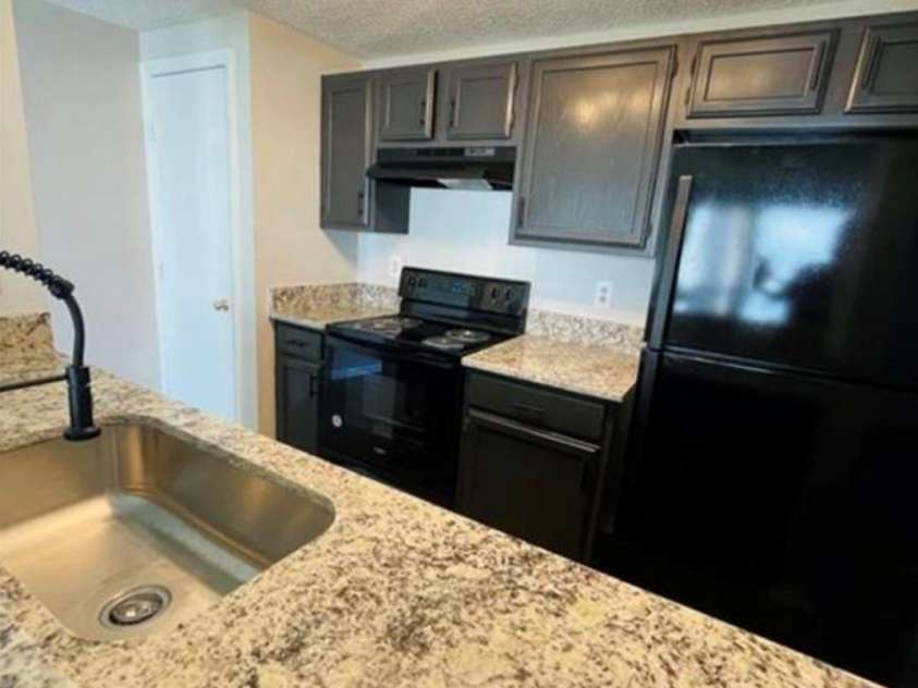 1624 Arlyn Circle, Charlotte, NC 28213.  MLS# CAR4263857, YatesRealty ID 3025. 