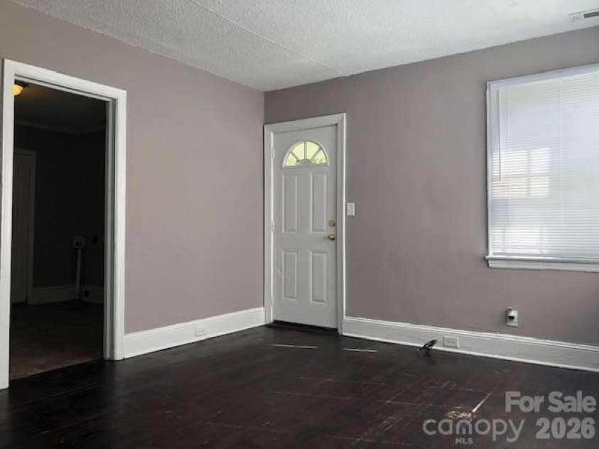 3133 Columbus Circle, Charlotte, NC 28208.  MLS# CAR4351138, YatesRealty ID 3025. Hardwood floors