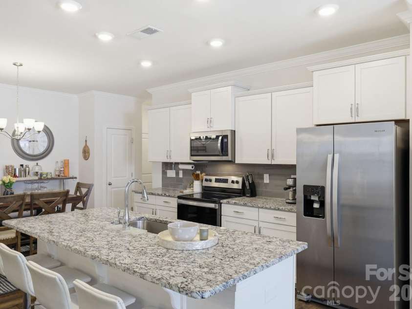 205 Reynard Trail, Greenville, SC 29609.  MLS# CAR4390051, YatesRealty ID 30250. 