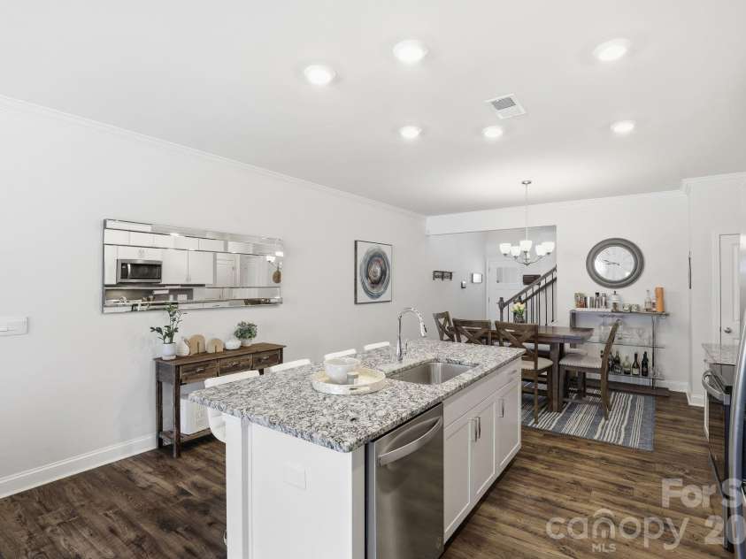 205 Reynard Trail, Greenville, SC 29609.  MLS# CAR4390051, YatesRealty ID 30250. 