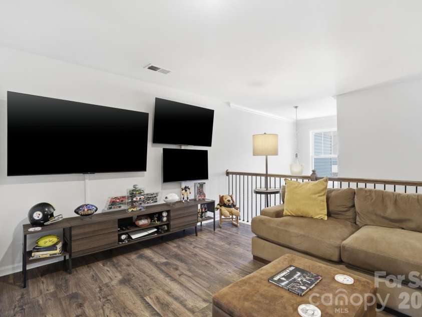 205 Reynard Trail, Greenville, SC 29609.  MLS# CAR4390051, YatesRealty ID 30250. 