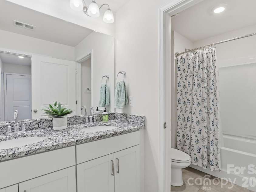 205 Reynard Trail, Greenville, SC 29609.  MLS# CAR4390051, YatesRealty ID 30250. 