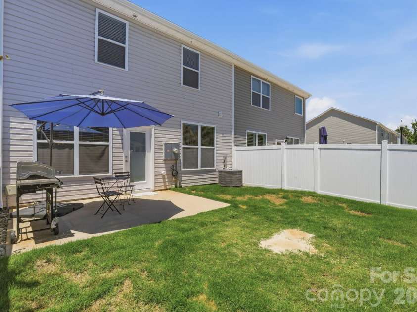 205 Reynard Trail, Greenville, SC 29609.  MLS# CAR4390051, YatesRealty ID 30250. 