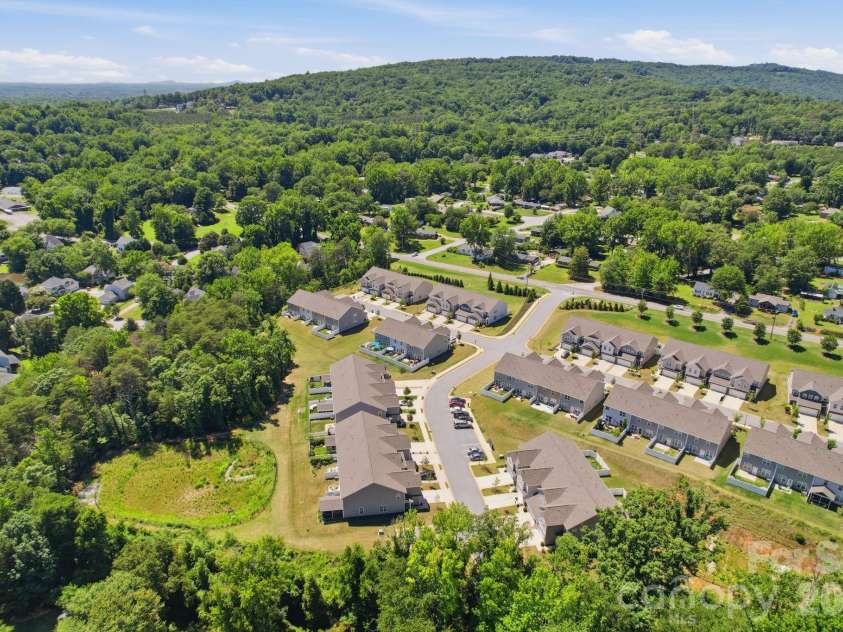 205 Reynard Trail, Greenville, SC 29609.  MLS# CAR4390051, YatesRealty ID 30250. 