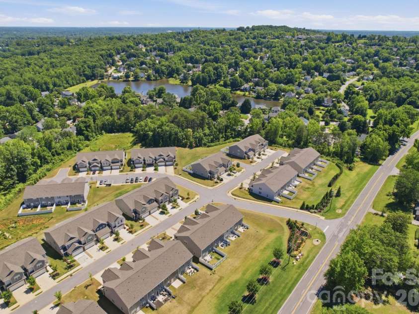 205 Reynard Trail, Greenville, SC 29609.  MLS# CAR4390051, YatesRealty ID 30250. 