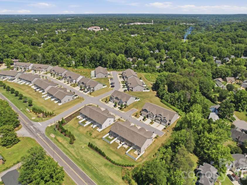 205 Reynard Trail, Greenville, SC 29609.  MLS# CAR4390051, YatesRealty ID 30250. 