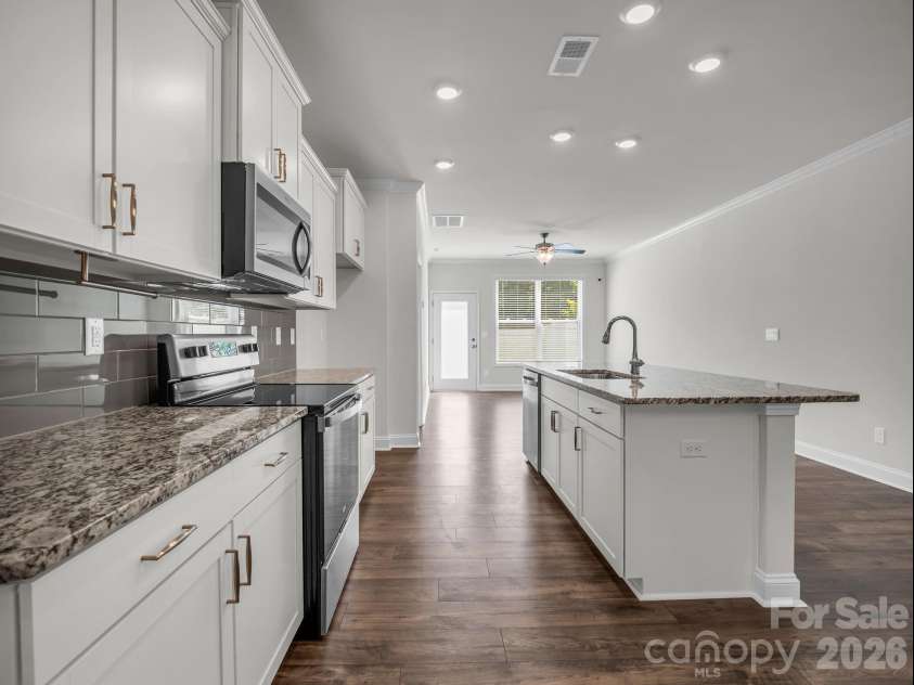 205 Reynard Trail, Greenville, SC 29609.  MLS# CAR4390051, YatesRealty ID 30250. 