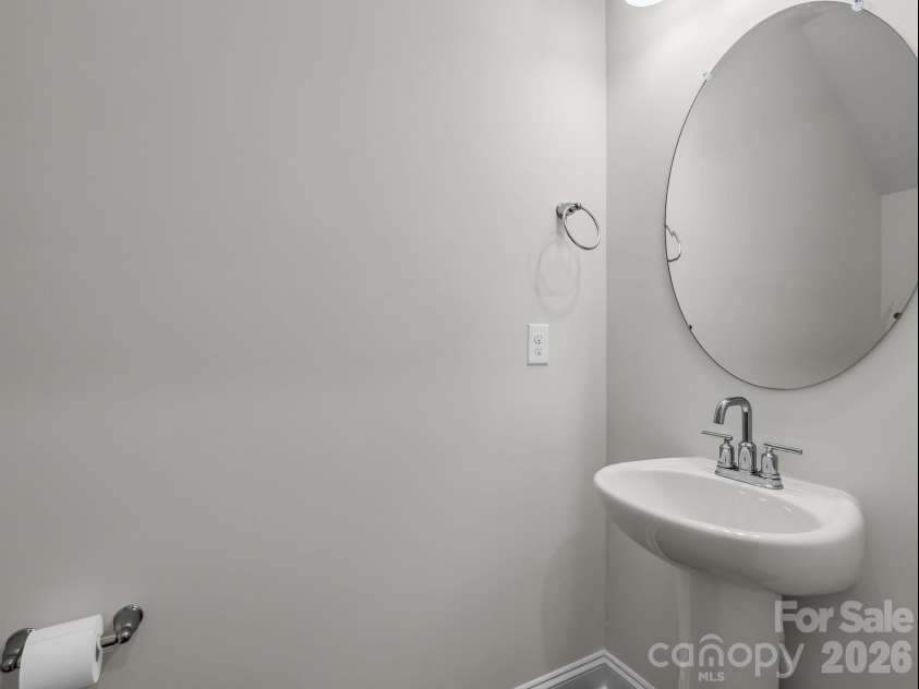 205 Reynard Trail, Greenville, SC 29609.  MLS# CAR4390051, YatesRealty ID 30250. 