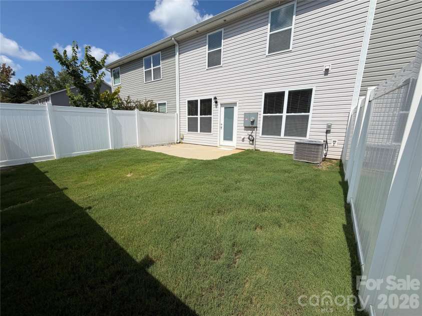205 Reynard Trail, Greenville, SC 29609.  MLS# CAR4390051, YatesRealty ID 30250. 