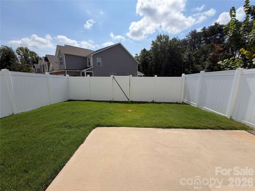 205 Reynard Trail, Greenville, SC 29609.  MLS# CAR4390051, YatesRealty ID 30250. 