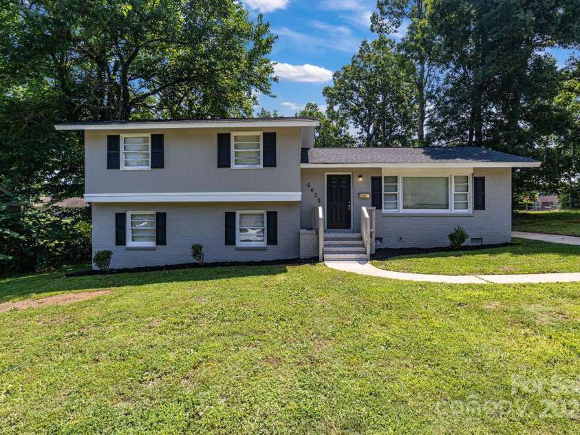 4635 Thornwood Road, Charlotte, NC 28213.  MLS# CAR4276510, YatesRealty ID 30250. 