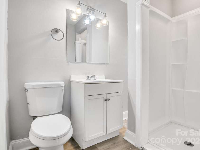 4635 Thornwood Road, Charlotte, NC 28213.  MLS# CAR4276510, YatesRealty ID 30250. 