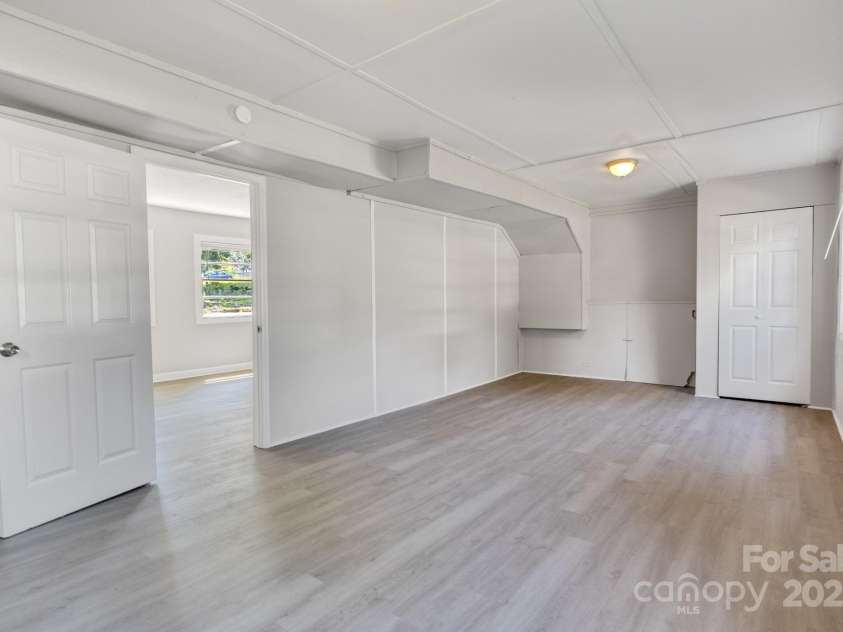 4635 Thornwood Road, Charlotte, NC 28213.  MLS# CAR4276510, YatesRealty ID 30250. 