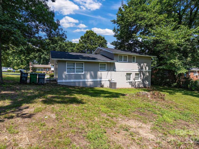 4635 Thornwood Road, Charlotte, NC 28213.  MLS# CAR4276510, YatesRealty ID 30250. Second shot of rear of home & large backyard.