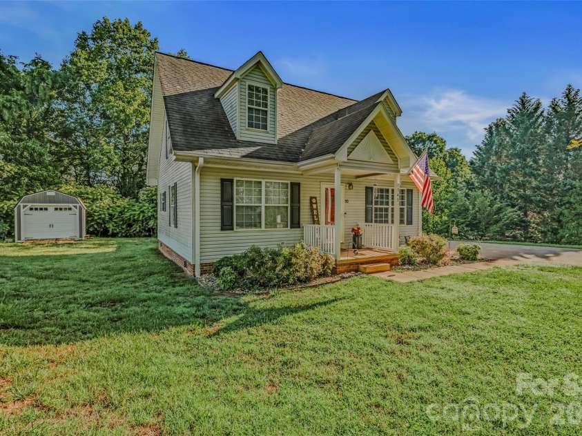 145 Wisconsin Avenue, Elkin, NC 28621.  MLS# CAR4390060, YatesRealty ID 30251. 