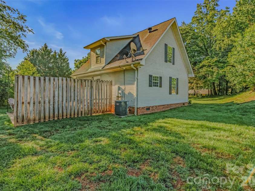 145 Wisconsin Avenue, Elkin, NC 28621.  MLS# CAR4390060, YatesRealty ID 30251. 