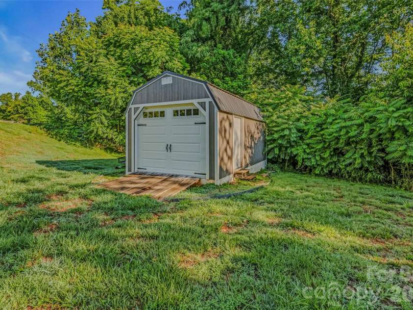 145 Wisconsin Avenue, Elkin, NC 28621.  MLS# CAR4390060, YatesRealty ID 30251. 