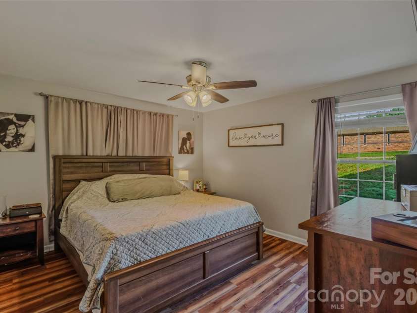 145 Wisconsin Avenue, Elkin, NC 28621.  MLS# CAR4390060, YatesRealty ID 30251. Main level primary