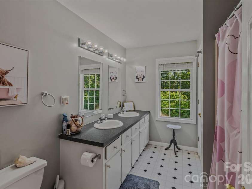 145 Wisconsin Avenue, Elkin, NC 28621.  MLS# CAR4390060, YatesRealty ID 30251. Upper full bath
