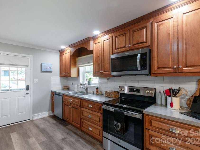 1501 Old Hickory Grove Road, Mount Holly, NC 28120.  MLS# CAR4281494, YatesRealty ID 30251. 