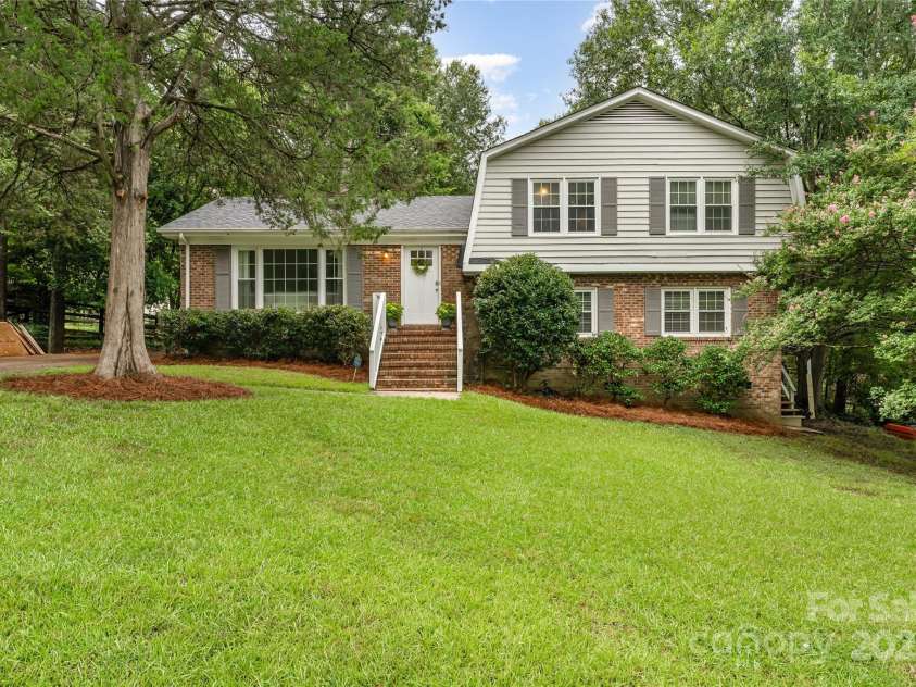 8229 Tifton Road, Charlotte, NC 28226.  MLS# CAR4286657, YatesRealty ID 30252. 