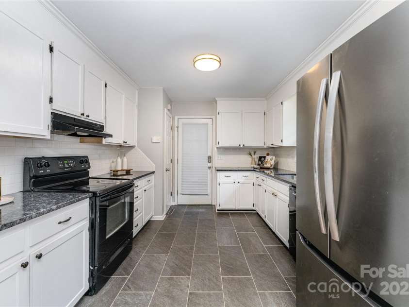 8229 Tifton Road, Charlotte, NC 28226.  MLS# CAR4286657, YatesRealty ID 30252. 