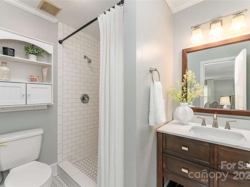 8229 Tifton Road, Charlotte, NC 28226.  MLS# CAR4286657, YatesRealty ID 30252. 