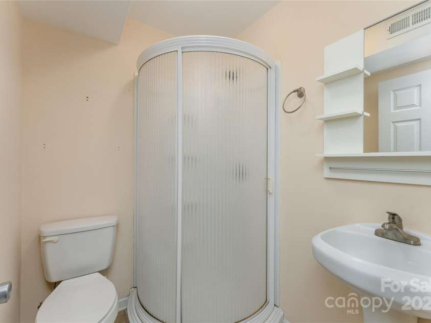 8229 Tifton Road, Charlotte, NC 28226.  MLS# CAR4286657, YatesRealty ID 30252. 