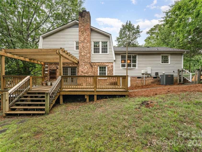 8229 Tifton Road, Charlotte, NC 28226.  MLS# CAR4286657, YatesRealty ID 30252. 